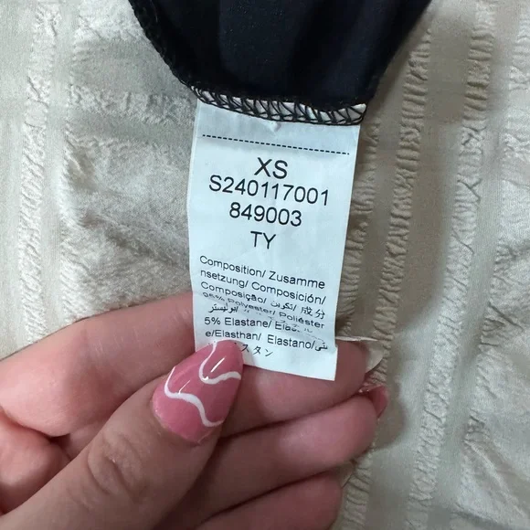 Open Back Top - Picture 3 of 3